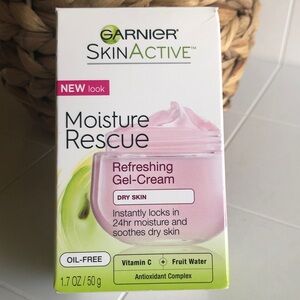 Garnier SkinActive Moisture Rescue Refreshing Gel-Cream - Pink